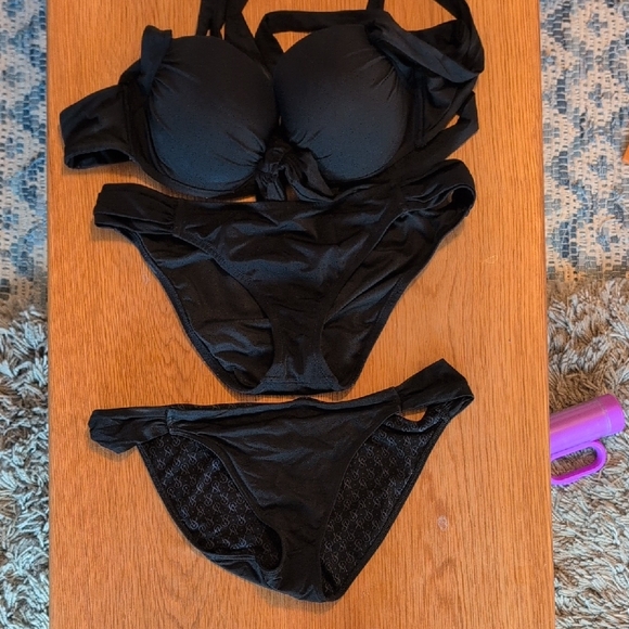 Victoria's Secret Black Bikini Set - Picture 1 of 4